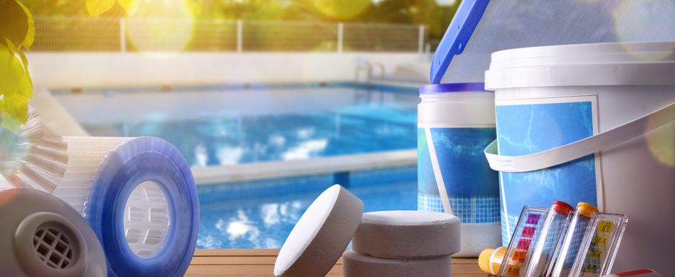 Pool nachhaltig reinigen: So geht’s ohne Chemie