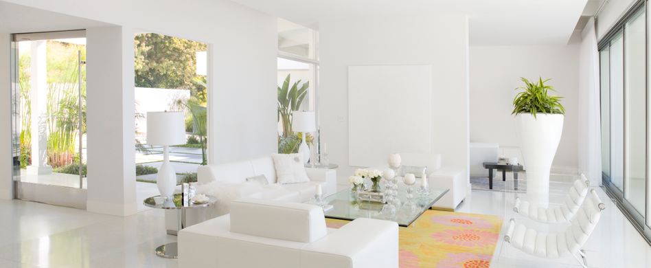 Das Wohnzimmer gästetauglich machen – so funktioniert die Reinigung in unter einer Stunde