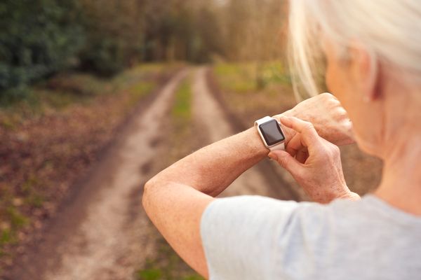 gesundheits-apps-und-fitness-tracker-darauf-sollten-sie-achten-bild-1