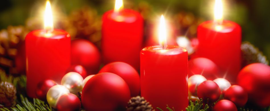 Adventskranz basteln: In wenigen Schritten zur traditionellen Adventsdeko