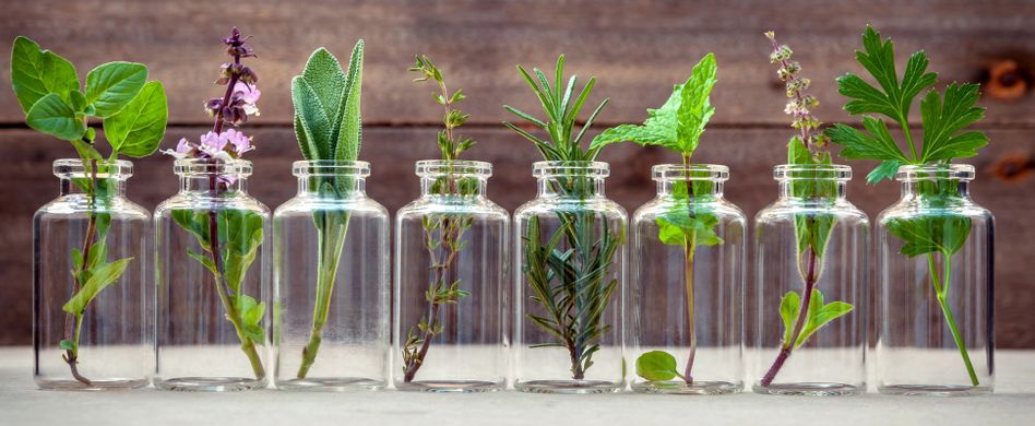 Ätherische Öle für besseren Schlaf: Diese Düfte entspannen