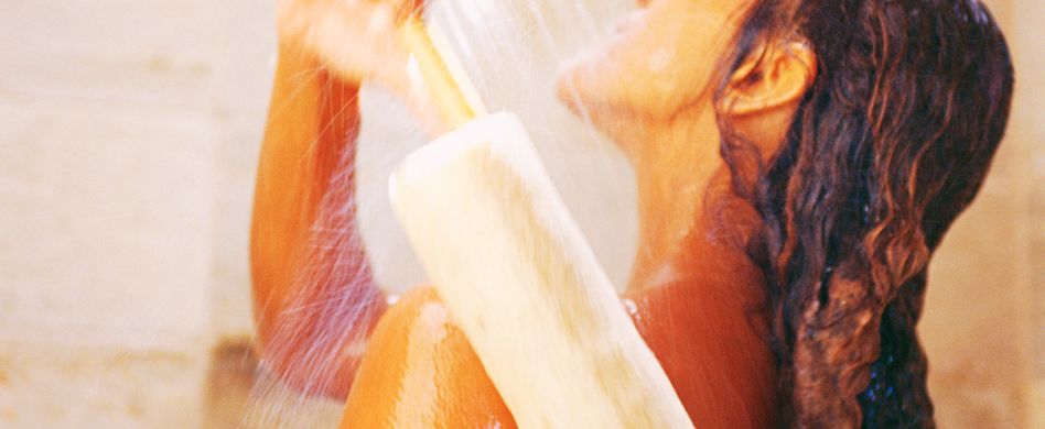 Akne am Rücken: Was hilft gegen Bacne?