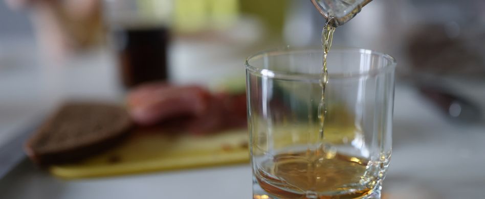 Alkoholvergiftung: Symptome, Ursachen und Behandlung