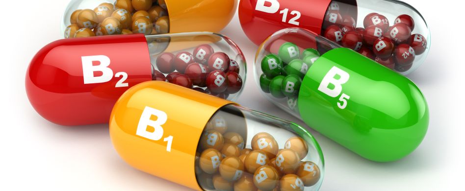 verschiedene bunte vitamin b kapseln