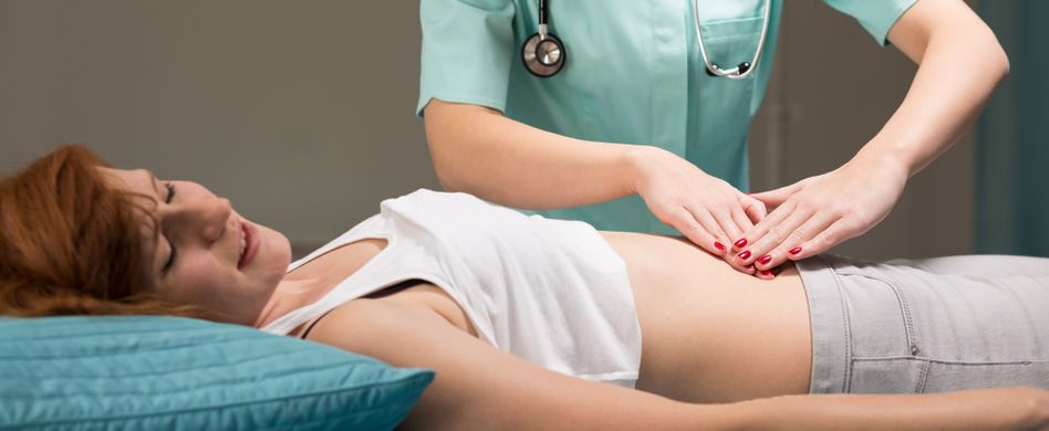 Blinddarmentzündung: 8 Symptome, an denen Sie die Krankheit erkennen