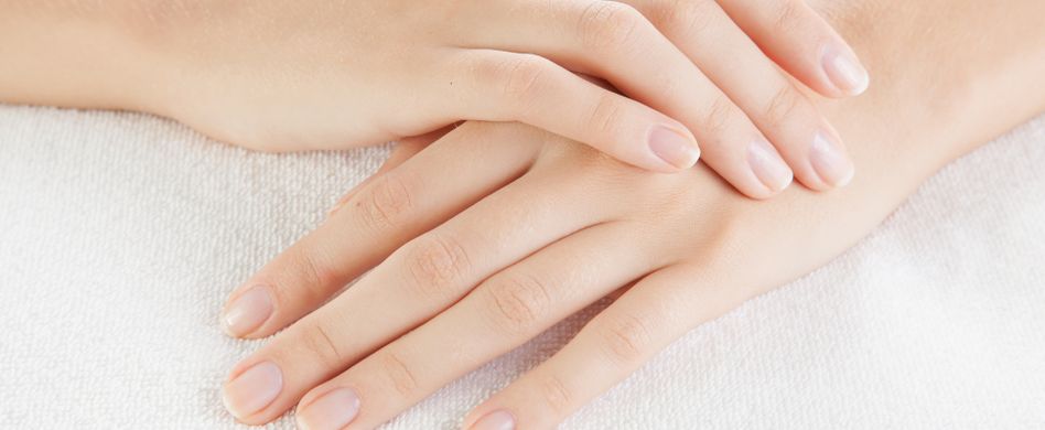 Brüchige Fingernägel: 5 Hausmittel für schöne Nägel
