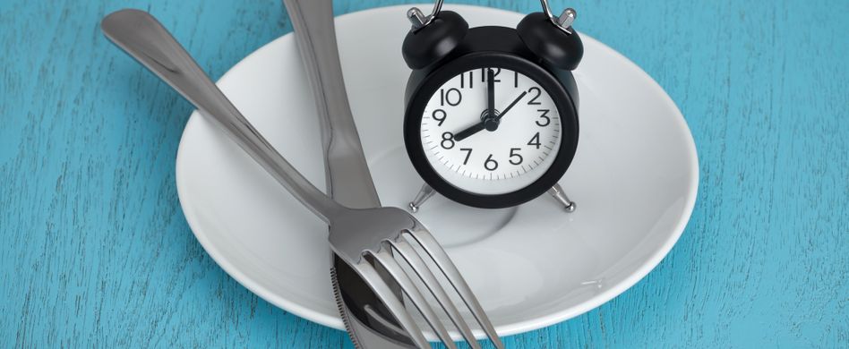 Dinner Cancelling: Das versteckt sich hinter dem Abend-Fasten