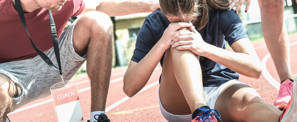 sportlerin bein gebrochen auf rennstrecke
