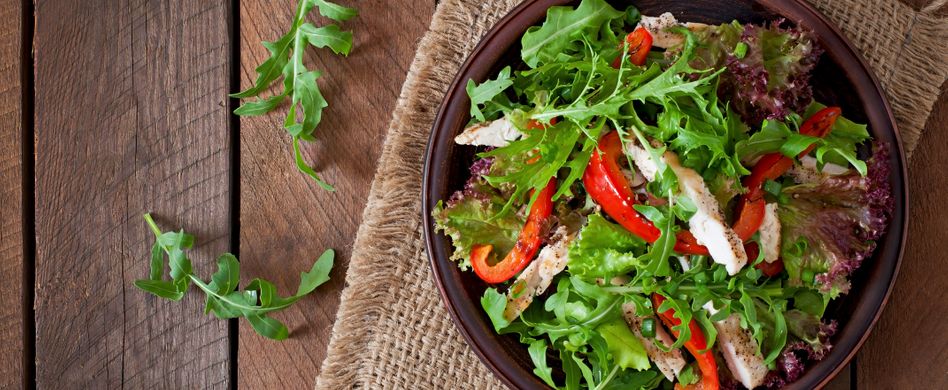 Es muss nicht immer Nudelsalat sein: 4 kalorienarme Beilagen zum Grillen