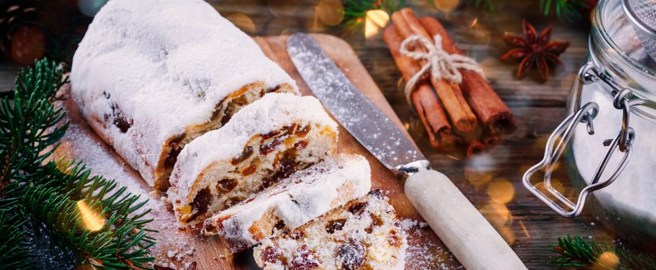 früchtebrot mit weihnachtsdeko