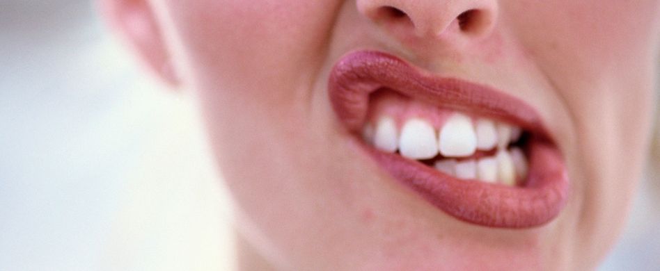 Gesichtsgymnastik: 4 Übungen gegen Falten und Hängebacken