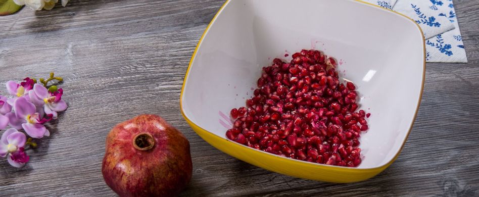 Granatapfel schälen: So klappt es ohne Sauerei