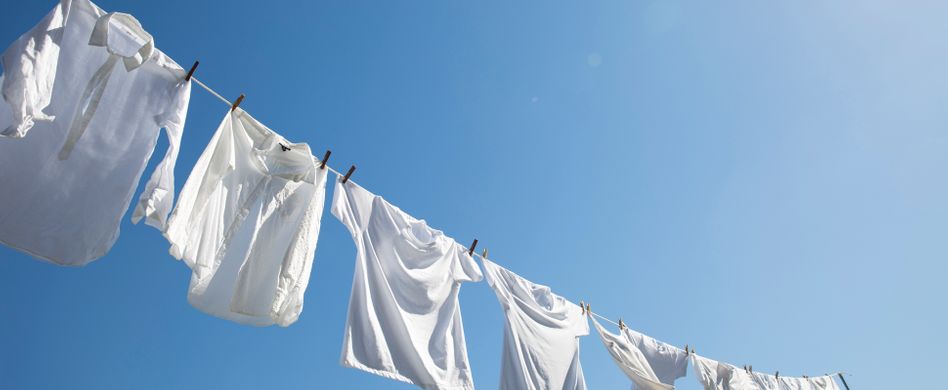 Grauschleier aus Wäsche entfernen: 4 clevere Hausmittel