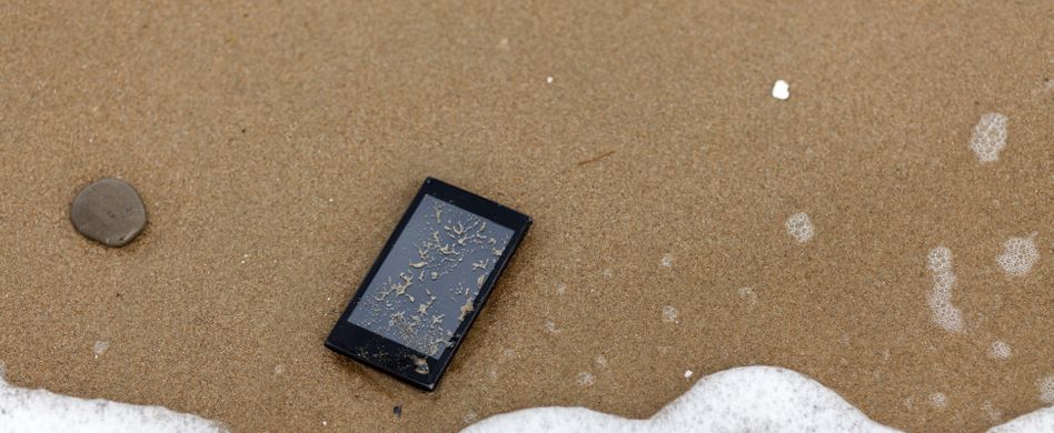 Handy ins Wasser gefallen: So retten Sie Ihr Smartphone