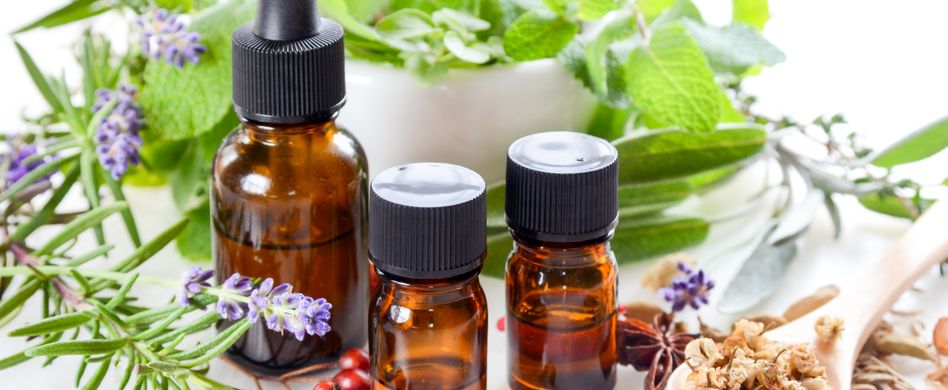 Heilpflanzen: Tinkturen und Ölauszüge mit Heilwirkung