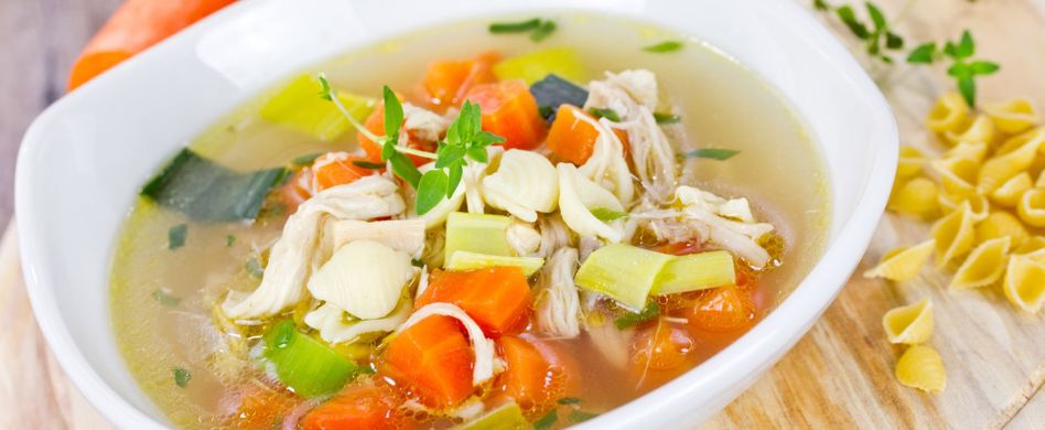 Hühnersuppe bei Erkältung: Warum das Hausmittel unschlagbar ist