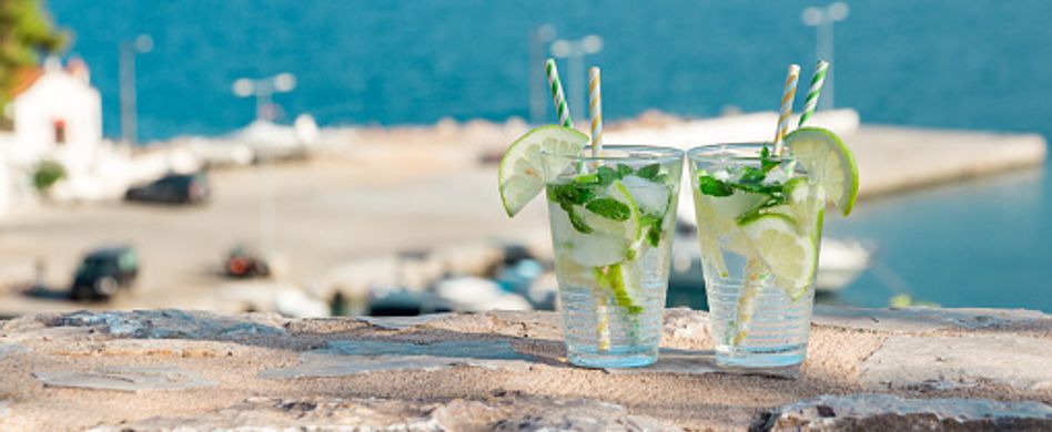 Kühle Getränke bei Hitze: So bleiben Sie im Sommer cool