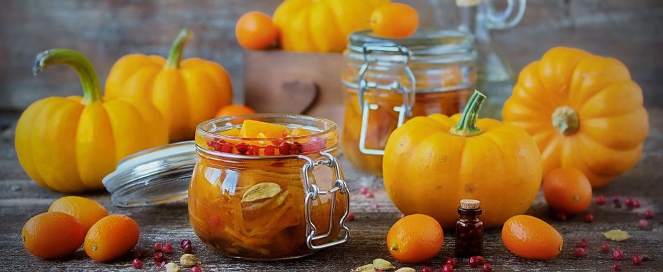 Kürbis einlegen: Herbstdelikatesse länger haltbar machen
