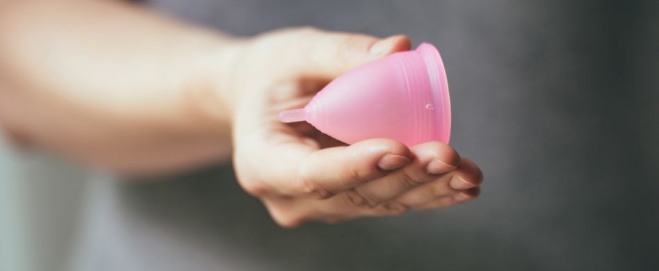 Menstruationstasse einführen: So funktioniert es