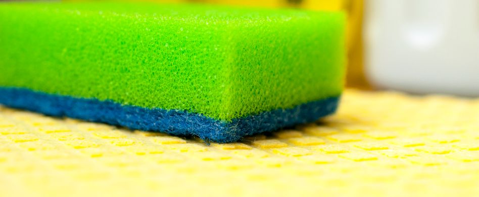 Mikrowellentrick: Wie Sie Putzlappen und Schwämme keimfrei kriegen