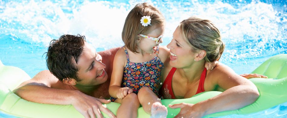 Mit den Kindern ins Schwimmbad: 5 No-Gos für den Familienausflug