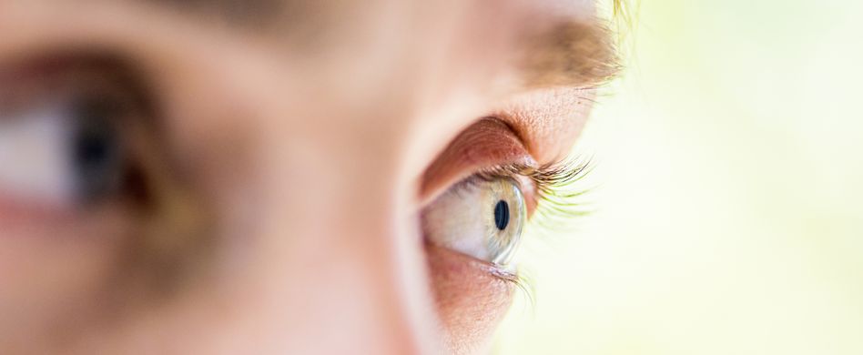 Netzhautablösung: Wenn Sie das bemerken, sollten sich umgehend einen Arzt aufsuchen