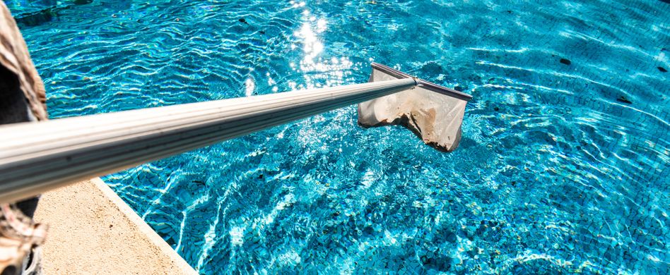 Pool winterfest machen: Daran sollten Sie denken