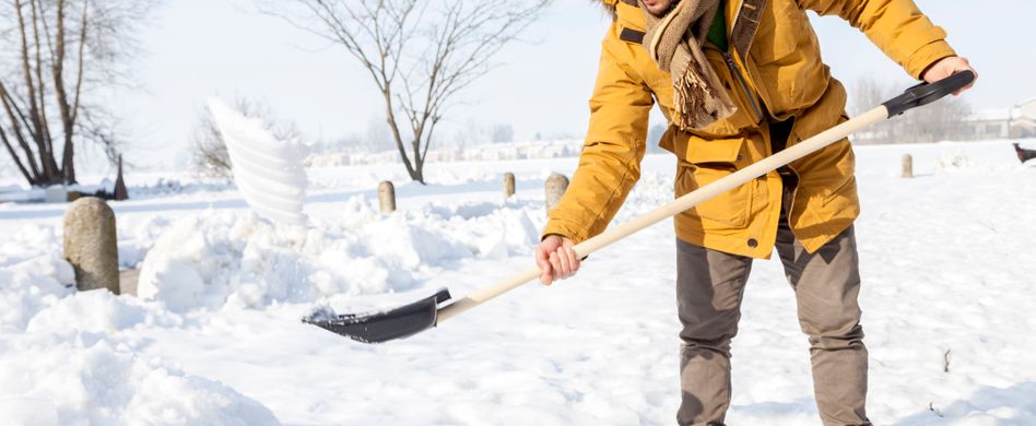 Richtig Schneeräumen: 4 Tipps zum effektiven Schneeschippen