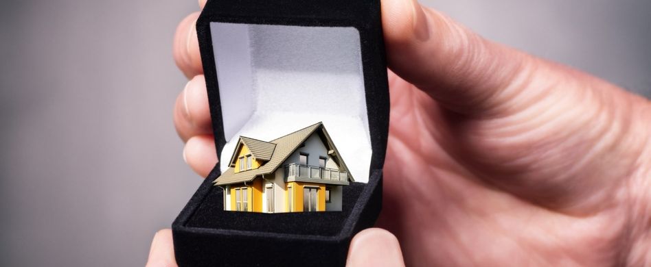 Schenkung einer Immobilie: 5 Dinge, die Sie beachten sollten