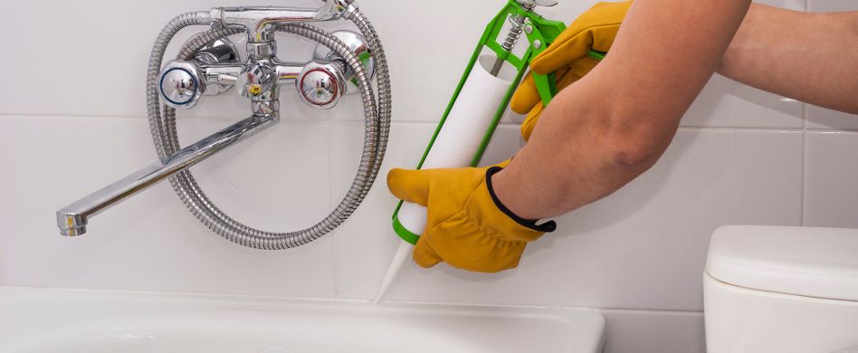 Silikonfugen erneuern: Erst entfernen, dann nachziehen