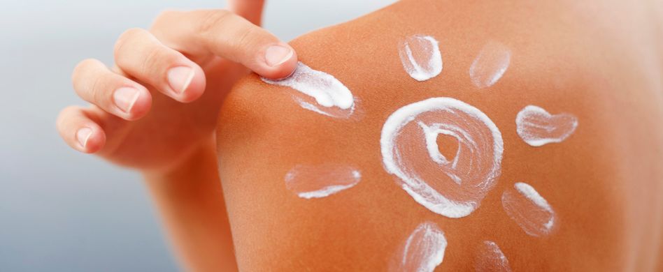 Sonnenbrand schnell loswerden: 7 SOS-Tipps