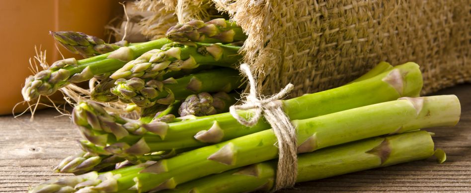 Spargel zubereiten: 4 Tipps rund um das gesunde Gemüse
