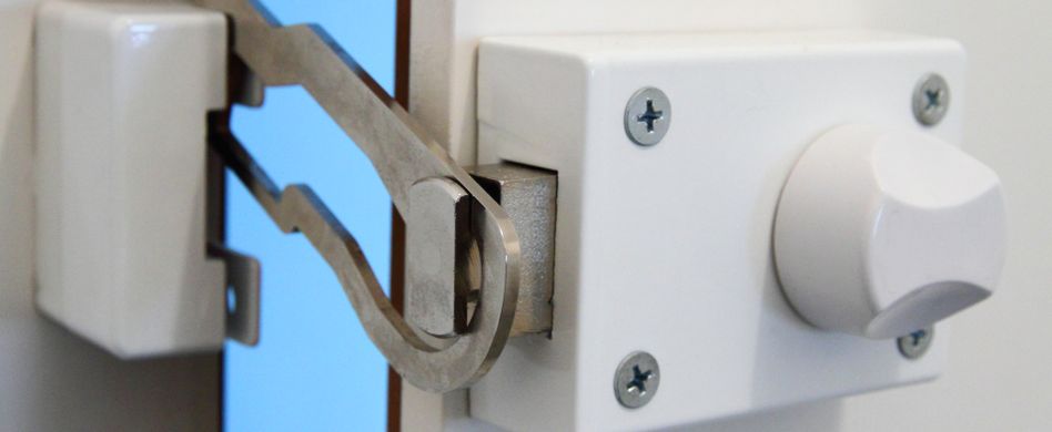 Tür- und Panzerriegel: Wann sich die zusätzliche Absicherung lohnt