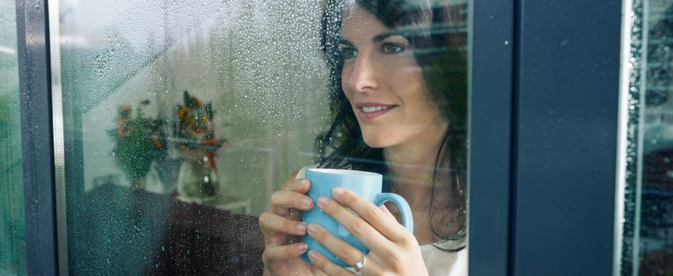 Undichte Fenster und Türen abdichten: Tipps