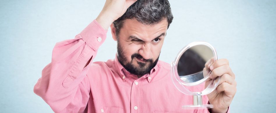 Was tun gegen graue Haare? Diese Lebensmittel helfen