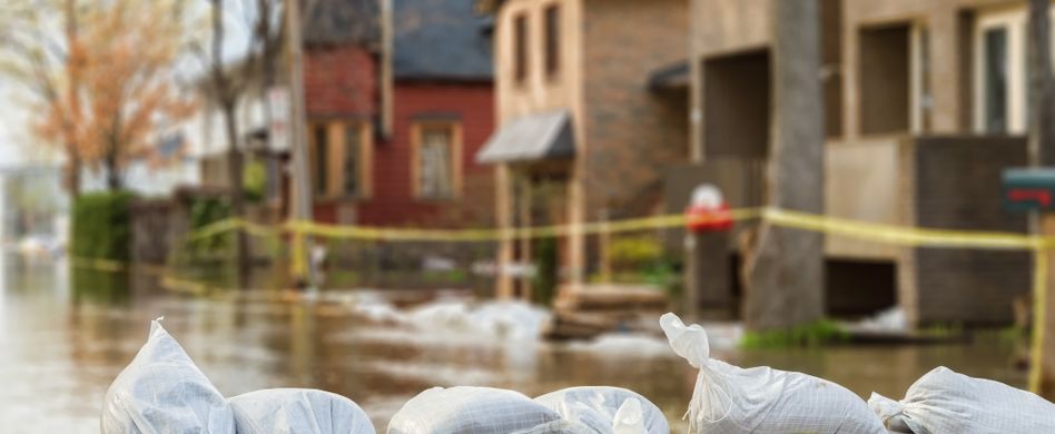 Wer übernimmt die Kosten bei einem Wasserschaden durch Regen?