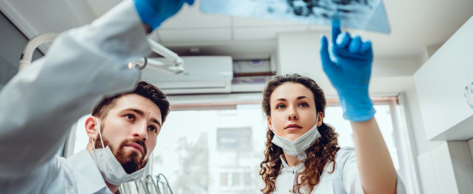 Zahnschmerzen bei Druck auf Zahn: Habe ich Karies?