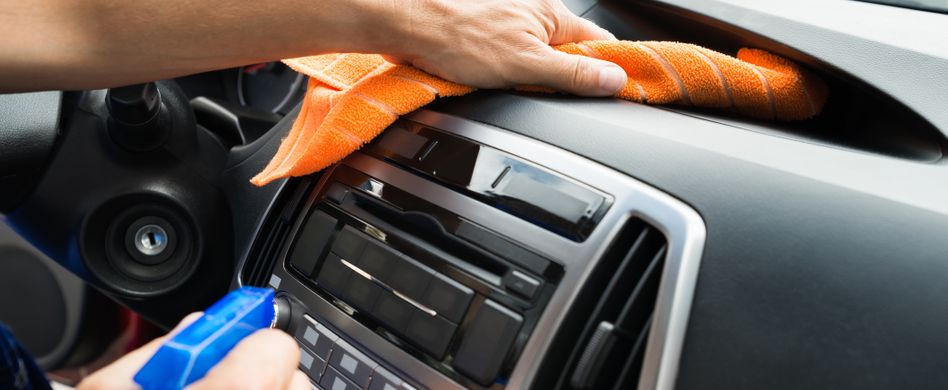 Auto-Innenraum reinigen: 5 Hausmittel für einen sauberen Wagen