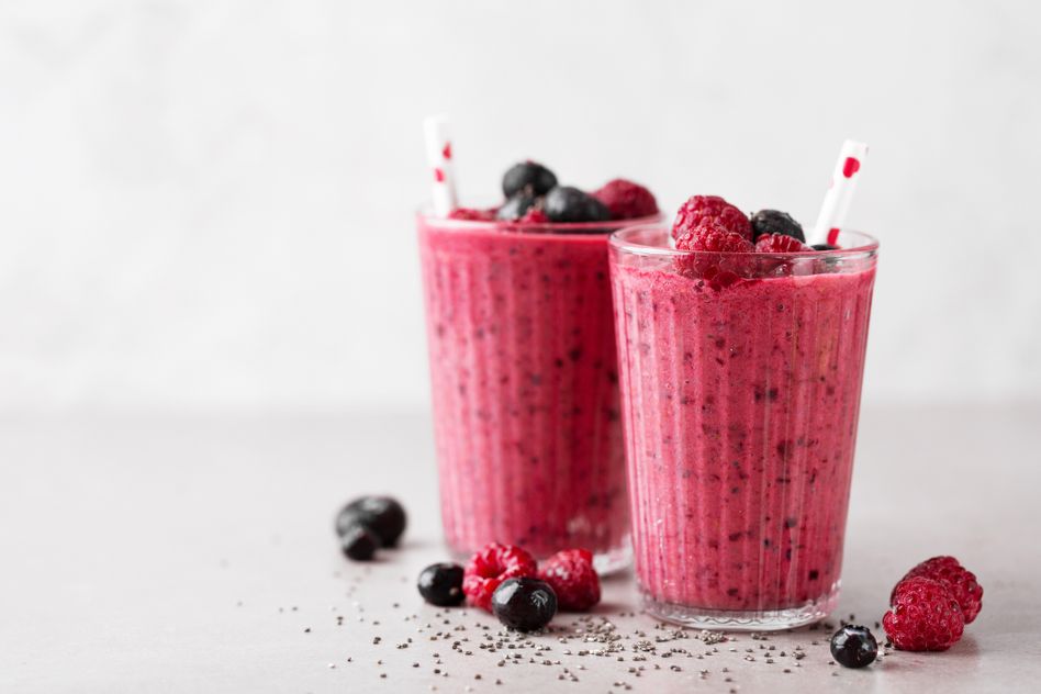 Beeren-Smoothie mit Kefir und Sanddorn