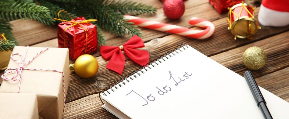 checkliste mit weihnachtsdekoration