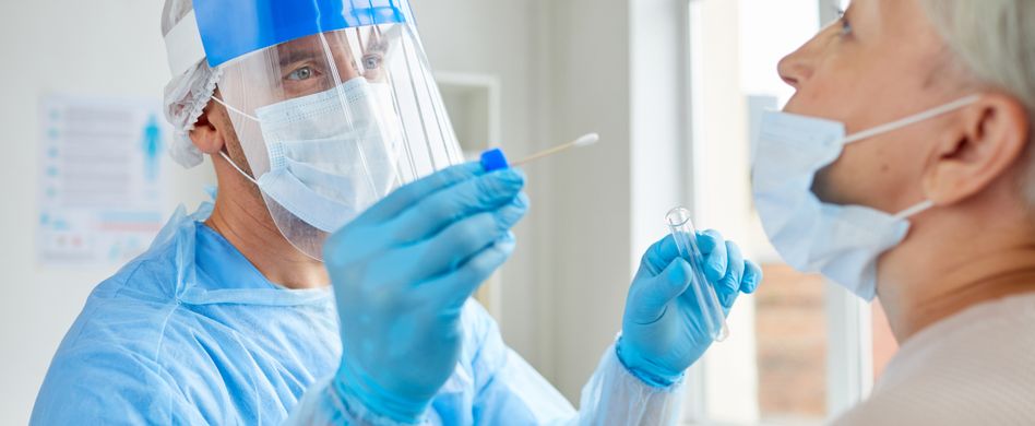 Corona-Tests: die Unterschiede zwischen PCR-Tests, Antigen-Schnelltests und Selbsttests