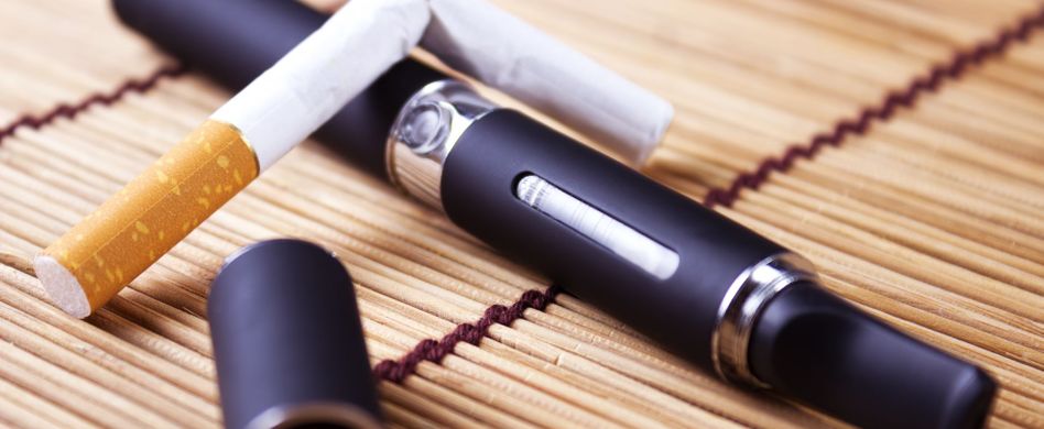Dampfen statt Rauchen: Helfen E-Zigaretten beim Aufhören?