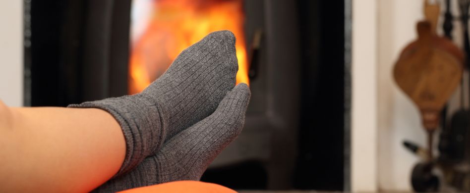 Kalte Füße aufwärmen: 3 Tipps für wohlige Wärme