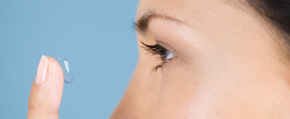 Können Kontaktlinsen hinters Auge rutschen?