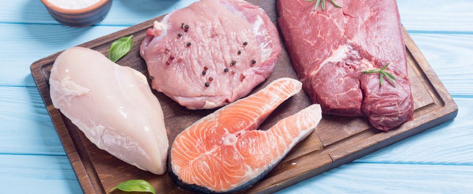 Lebensmittelhygiene: Rohes Fleisch und Fisch zubereiten
