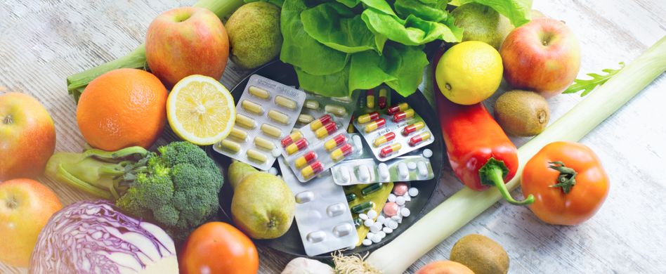 Medikamente und Lebensmittel: Tabletten und Salat vertragen sich nicht