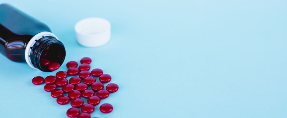 rote nahrungsergänzungsmittel tabletten aus dose