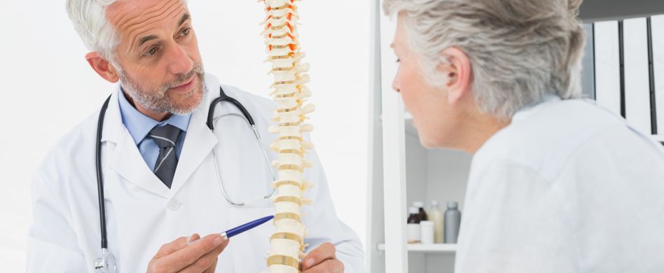 Osteoporose: 4 Symptome der Erkrankung