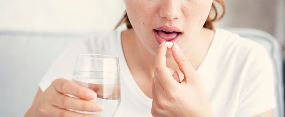 Schilddrüsenmedikamente richtig einnehmen: Fehler bei Schilddrüsen-Tabletten vermeiden