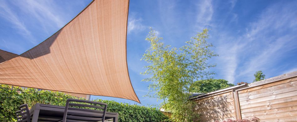 Sonnensegel für die Terrasse: Tipps zur Terrassenüberdachung